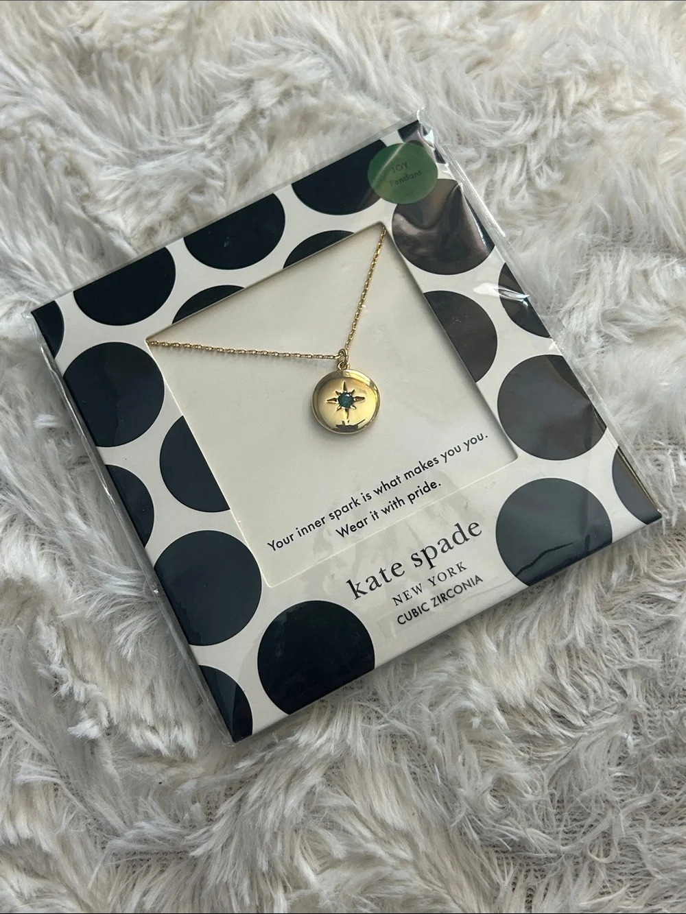 NWT $68 kate spade The Color Spark Collection Green Joy Medallion Necklace